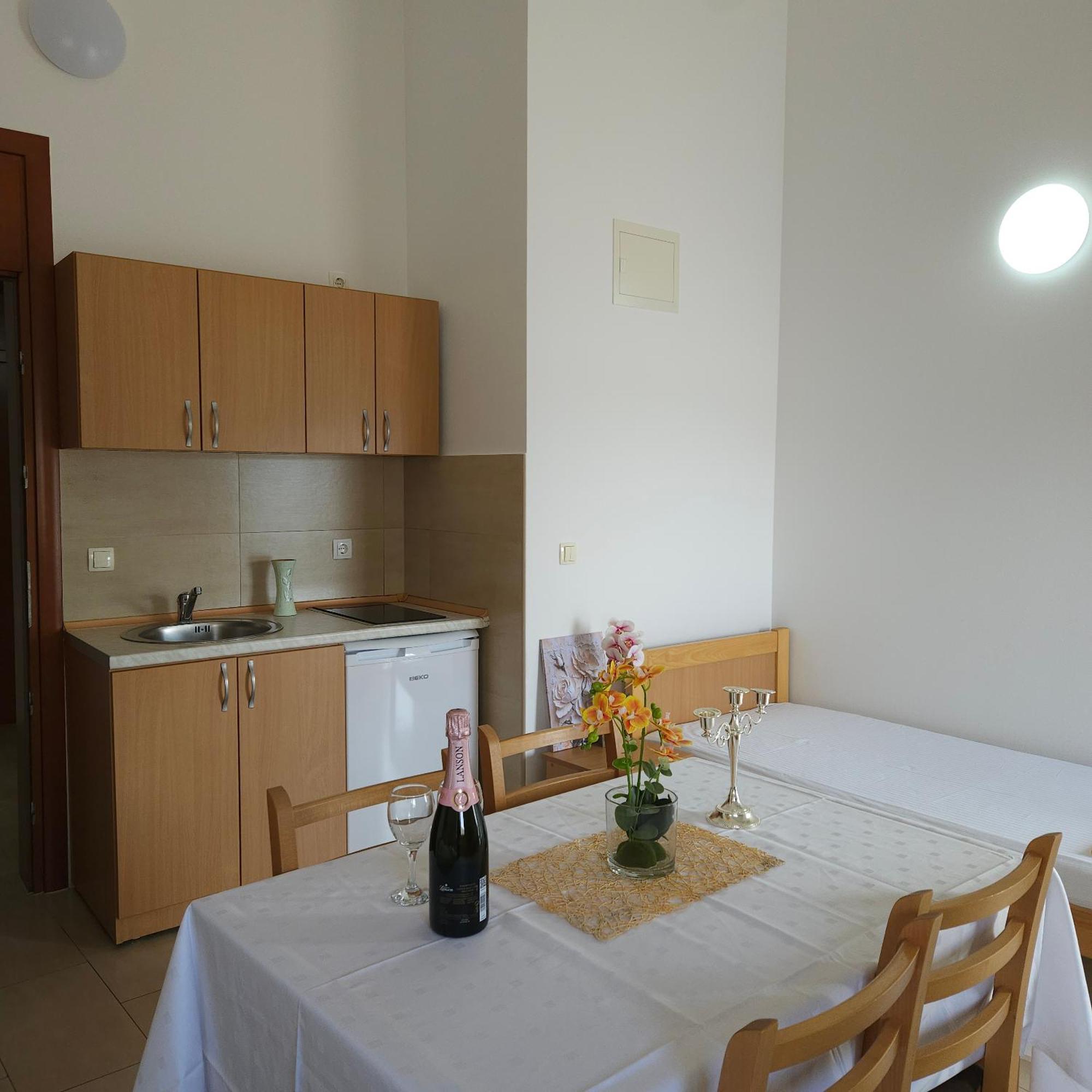 Apartments Cytrus Неум Екстериор снимка