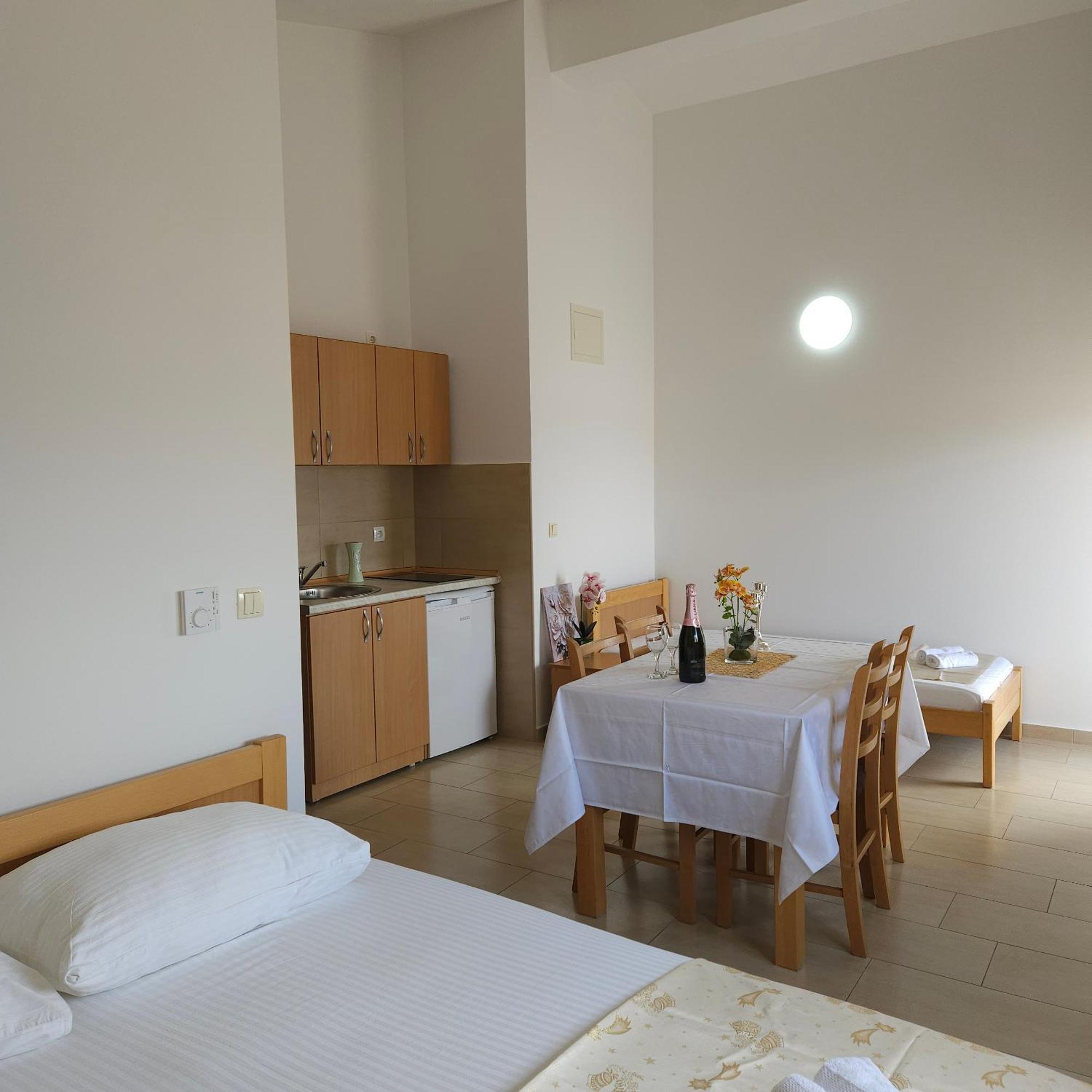 Apartments Cytrus Неум Екстериор снимка